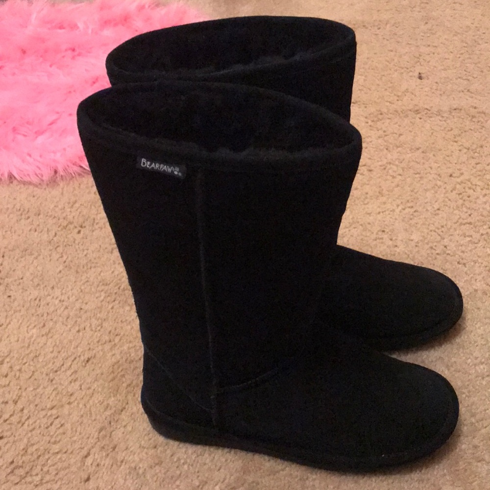 Black bear paw boots